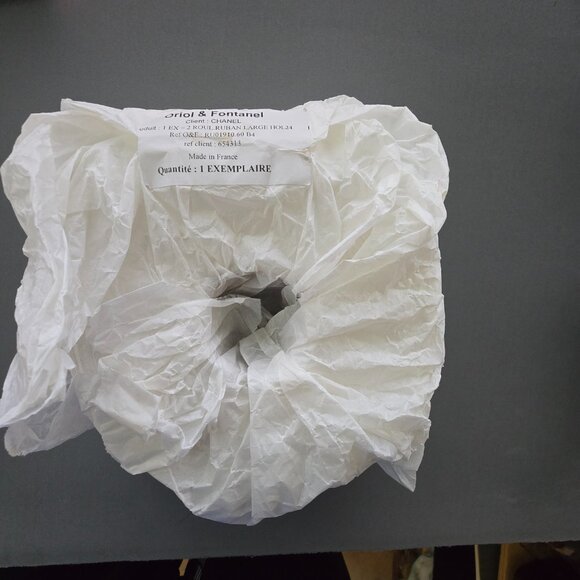 Chanel Glitter Ribbon Collection in Gold, Red, Black and white - Picture 12 of 12